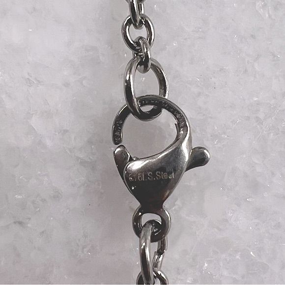 Galilea Rose Quartz Pendant Necklace and Earrings - Picture 9 of 10